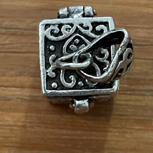 Sterling Silver 925 Prayer Box Pendant Charm Signed Vintage Ornate - Picture 12 of 13